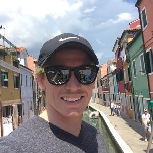 Meet your Posher, Daniel